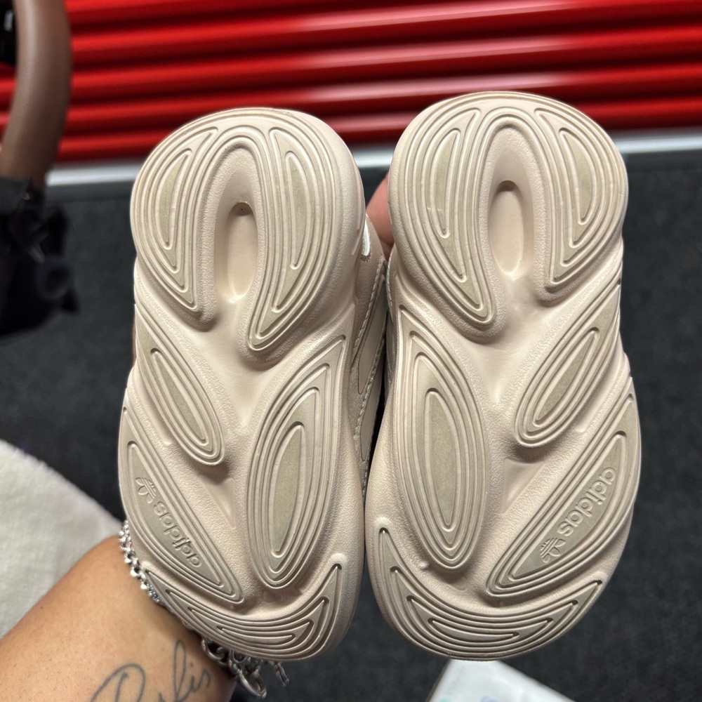 adidas Kids Cream Sneakers - Picture 3 of 5
